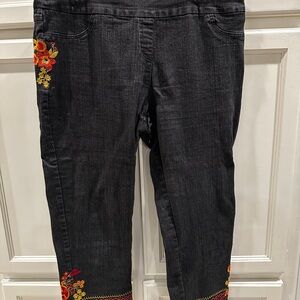 Embroidered Black Cropped Jeans